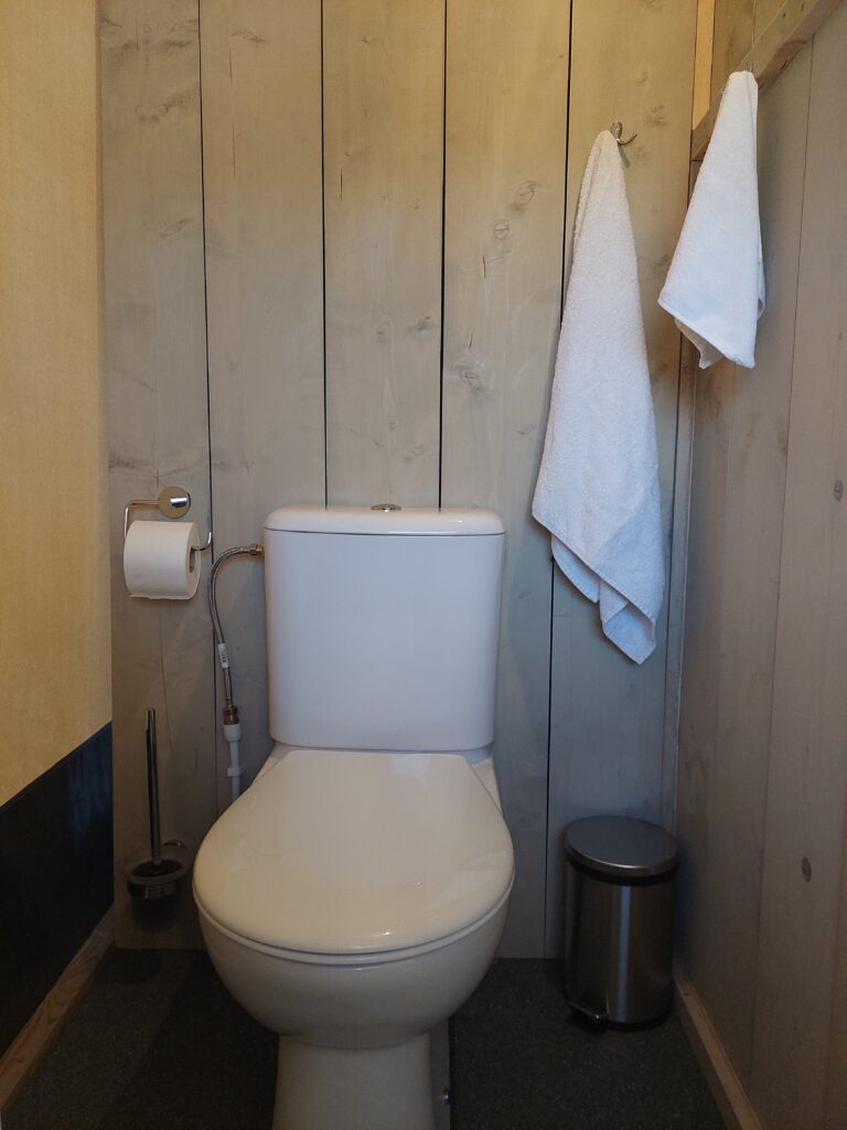Toilet in de tent
